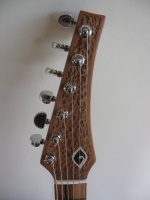 6 in-line headstock