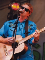 Don McGlashan with his Singing Wood Guitar Don McGlashan with his Singing Wood Guitar